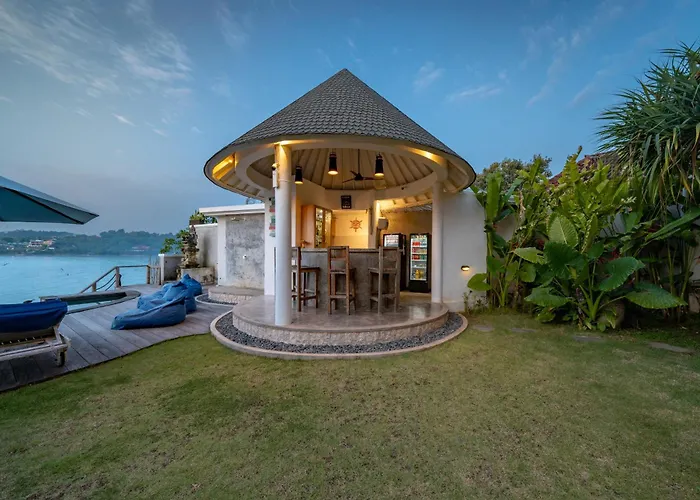 Ceningan Beachside Villas